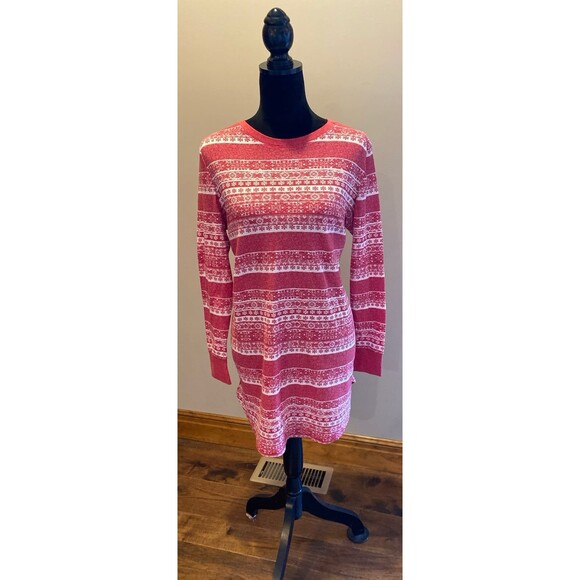 Tunic Top Pajamas or Dress No Tag Size Medium to Large Red White Snowflake Soft - Picture 1 of 11